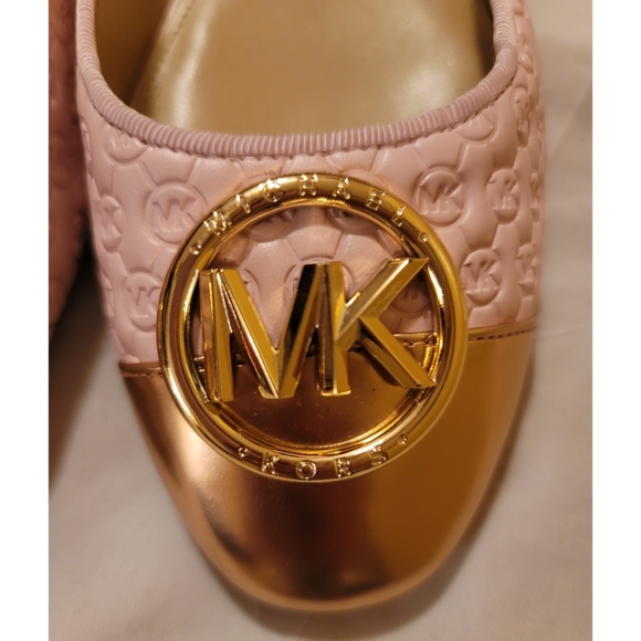 MICHAEL KORS Ballet Flats Pink With Gold Logo & Toe Caps Size 7.5 - Picture 4 of 13